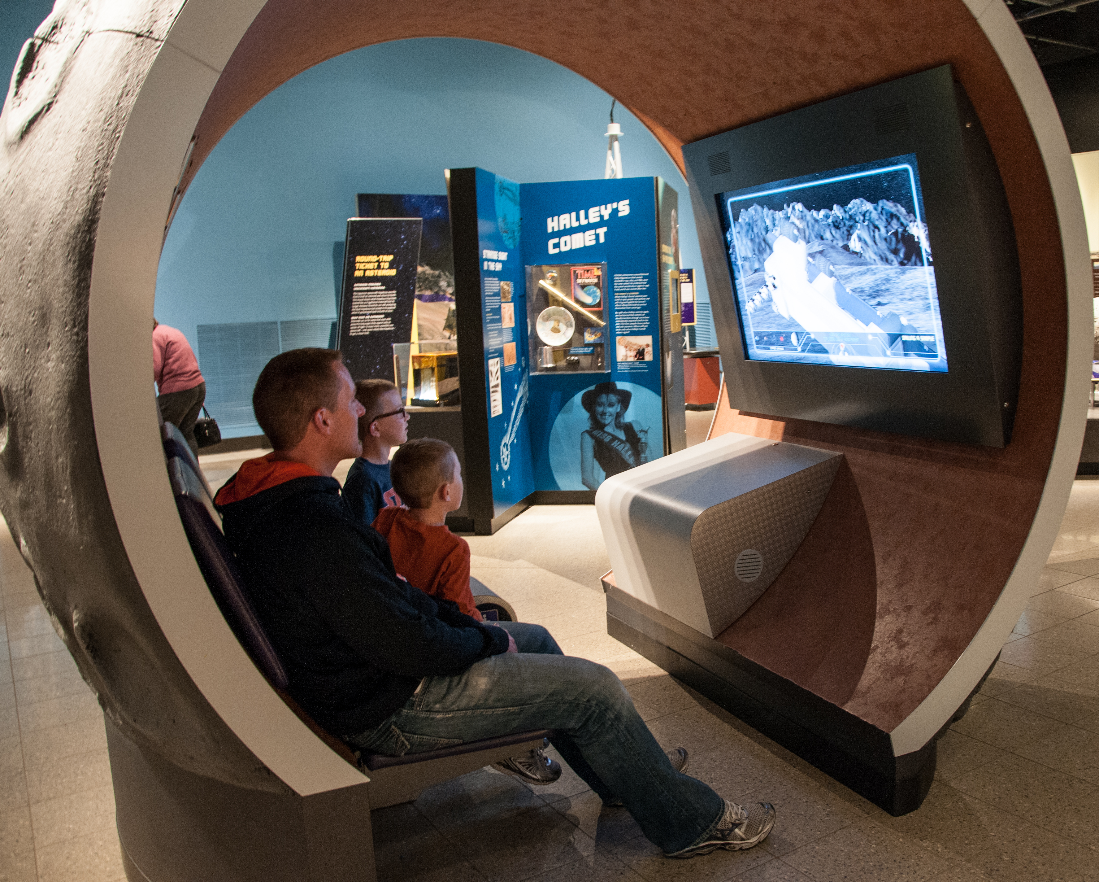 Sci-Tech Discovery Center's Moon-a-versary Party - DFWChild