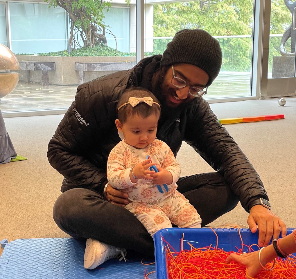 Art Babies program at Dallas Museum of Art