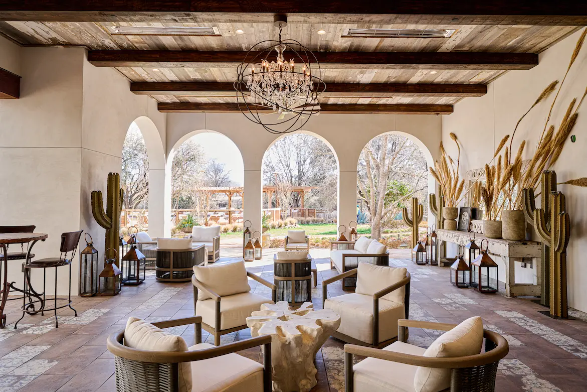 Veranda Bar at 97 West, Hotel Drover in the Fort Worth Stockyards, dads guide to mothers day in Dallas-Fort Worth