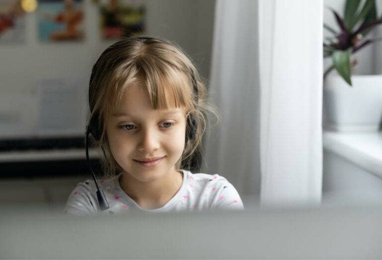 coco coders online group coding lessonsgirl in a lesson 1 768x522