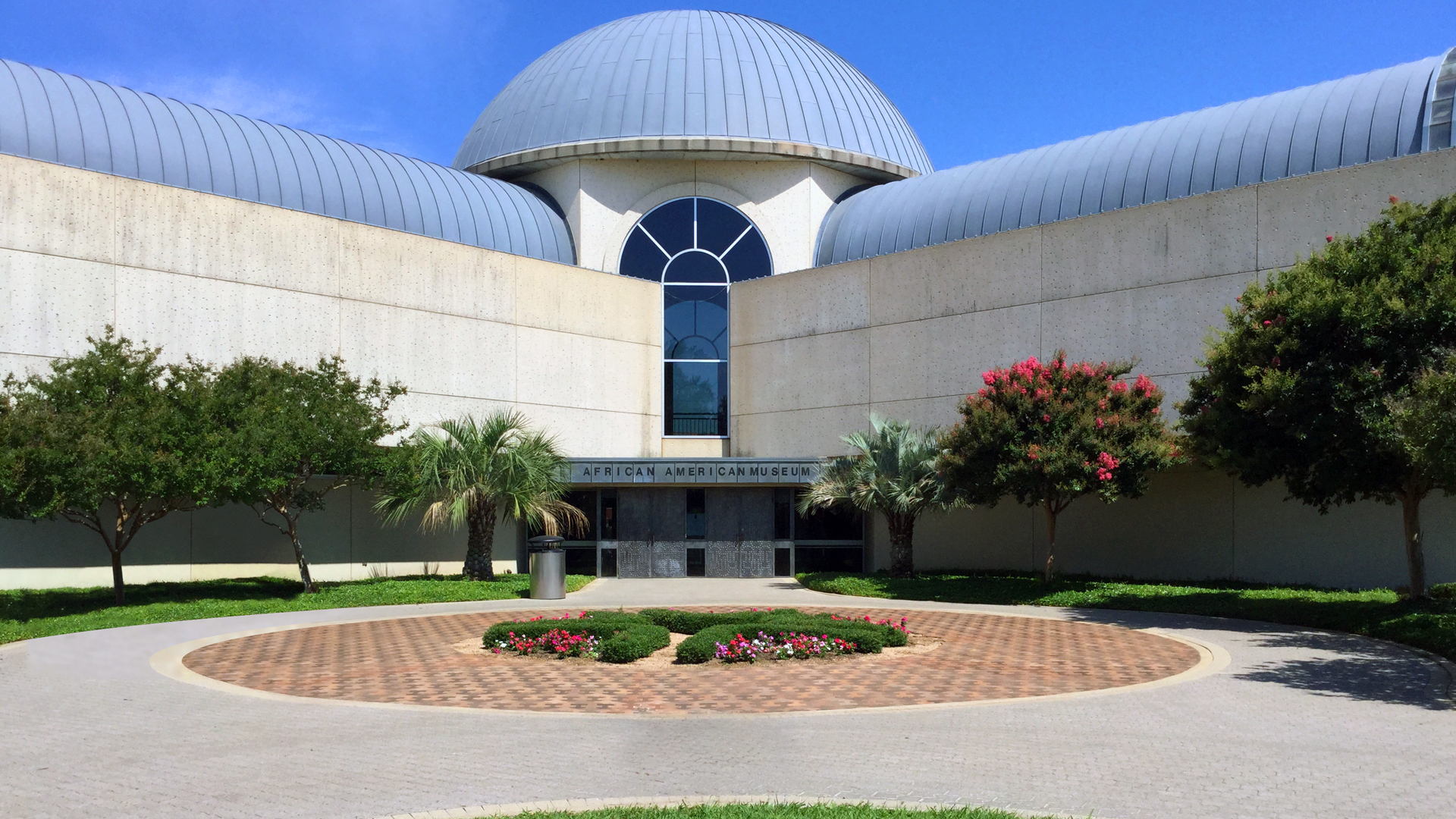 EXTERIOR African American Museum, Dallas - ph by Joseph G. Thomas and Jose Galvan, City of Dallas