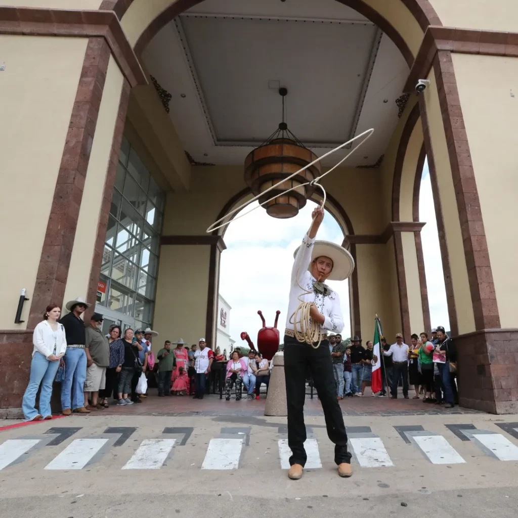Cinco de Mayo at La Gran Plaza, Fort Worth