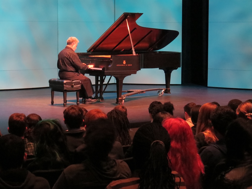 Keyboard Conversations with Jeffrey Siegel: Dances for the Ears