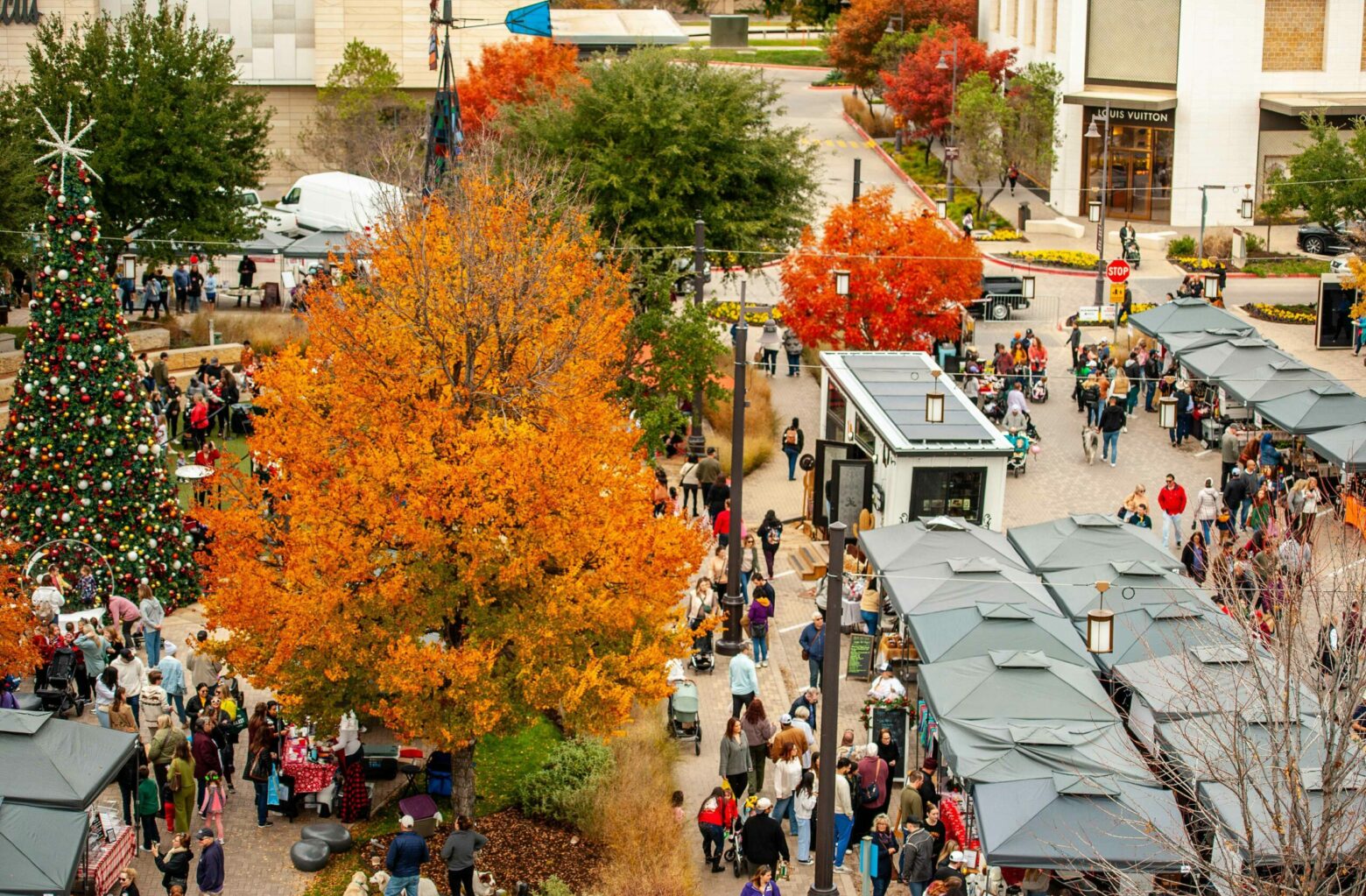 Clearfork Holiday Market