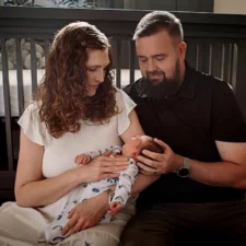 Motherhood at 40 feature, Amanda Enbery; credit Archer + James Photography