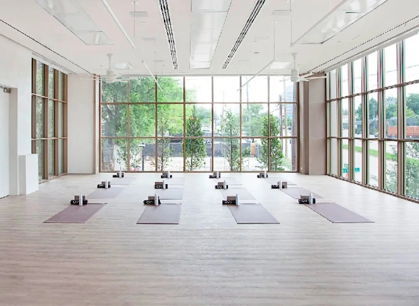 Prenatal yoga classes in and around Dallas, O2 Dallas Studio courtesy of Jenny Lawson Photography