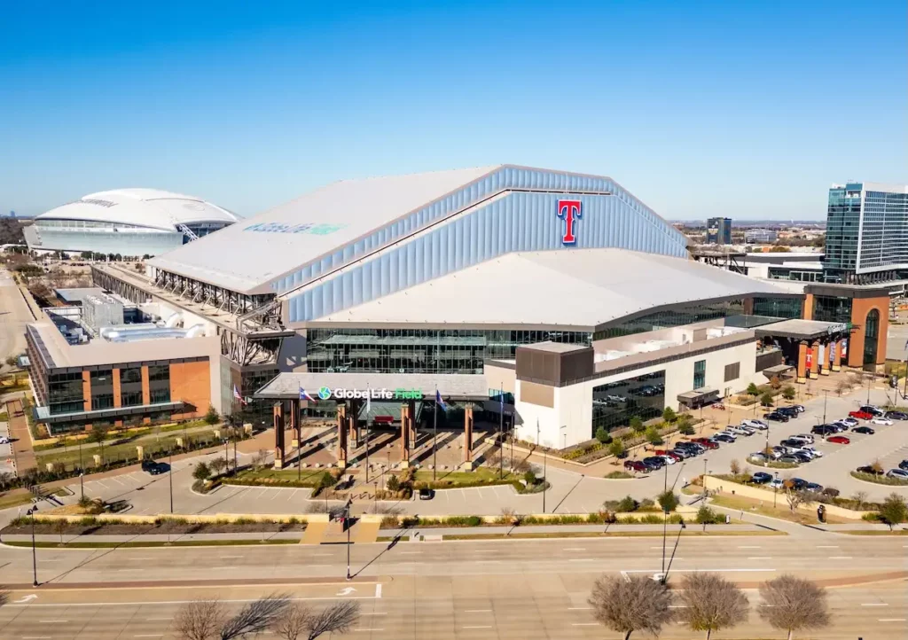 Globe Life Field c iStock