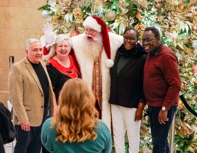 homefortheholidayssantapic 768x597