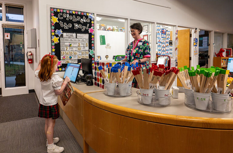 parishepiscopalschool lowerschoolhillcrestlibrary 768x504